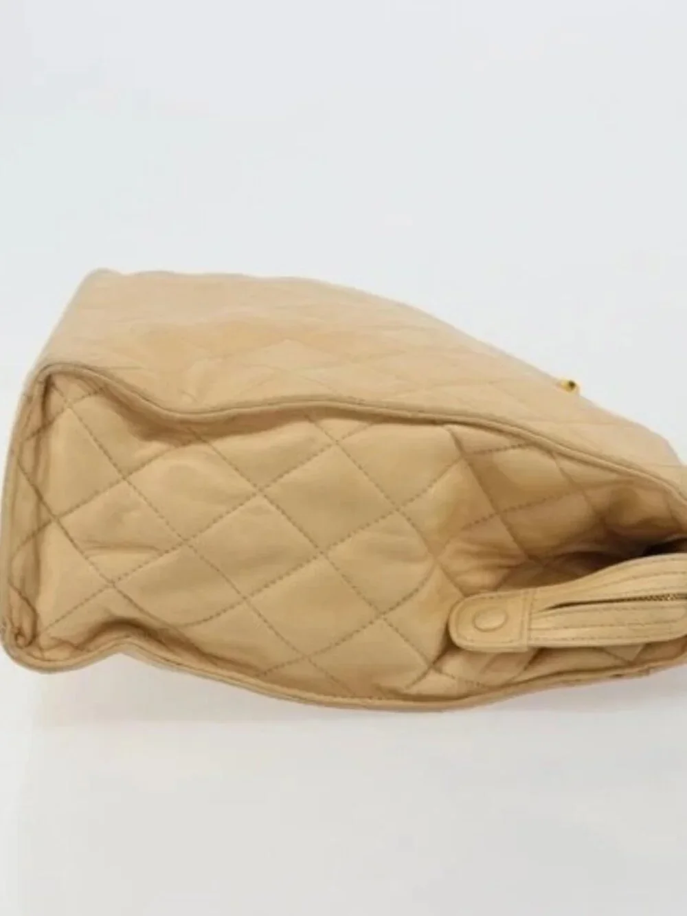 CHANEL Matelasse Shoulder Bag Lamb Skin Beige Gold CC Auth bs23120